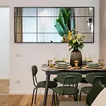 Superb 2br Flat - Location - 2 Baths *