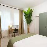 Apartman Superb 2br Flat - Location - 2 Baths Bukarest