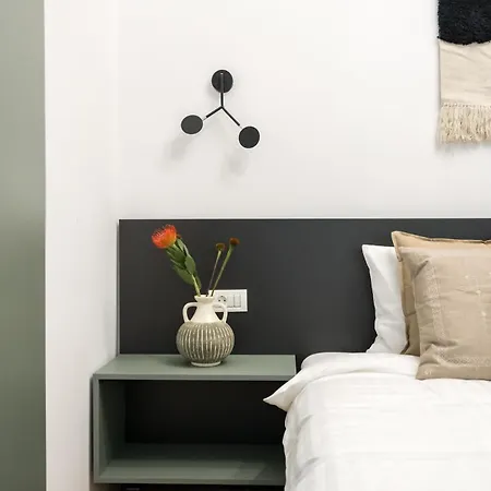 Superb 2br Flat - Location - 2 Baths