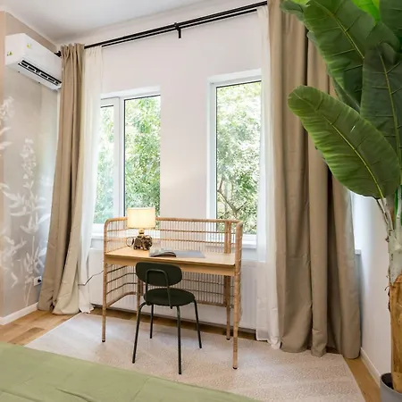 Superb 2br Flat - Location - 2 Baths Апартаменты Бухарест