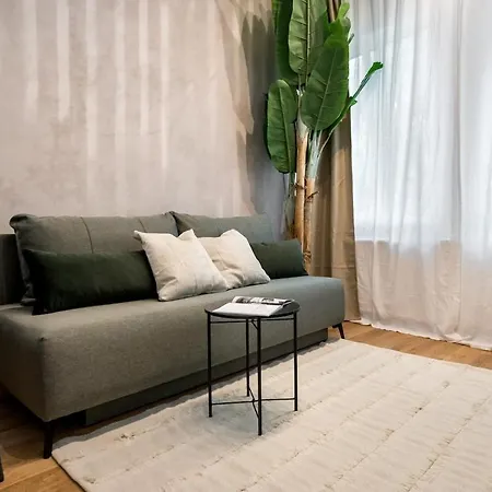 Superb 2br Flat - Location - 2 Baths アパート