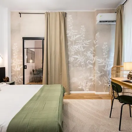 Superb 2br Flat - Location - 2 Baths Апартаменты Бухарест