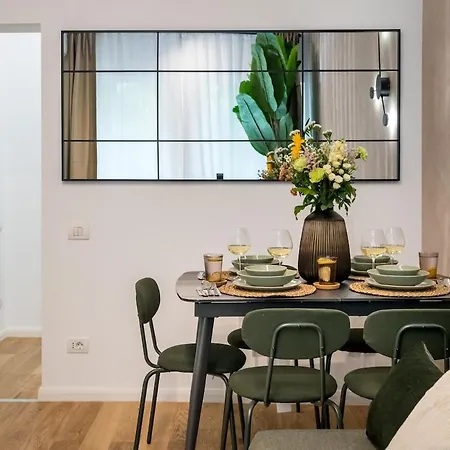 Superb 2br Flat - Location - 2 Baths *