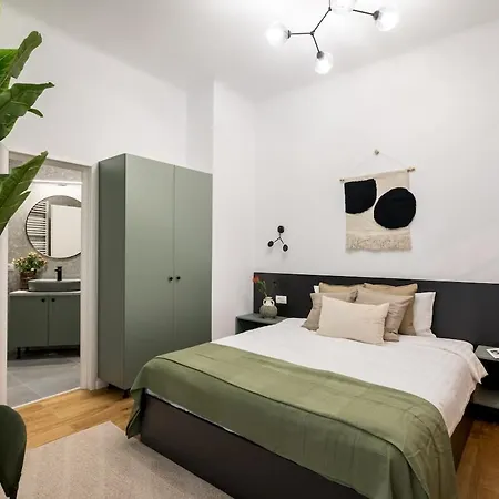Apartment Superb 2br Flat - Location - 2 Baths *