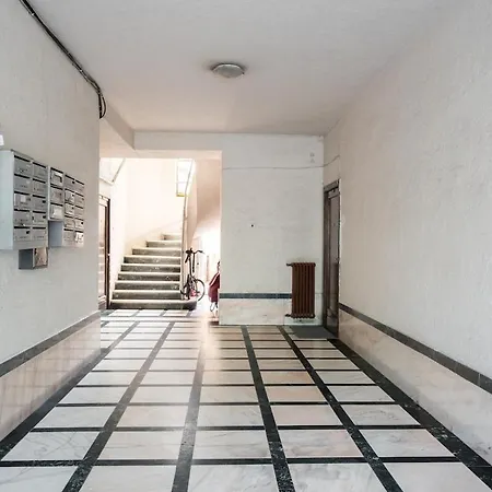 Superb 2br Flat - Location - 2 Baths דירה בוקרשט