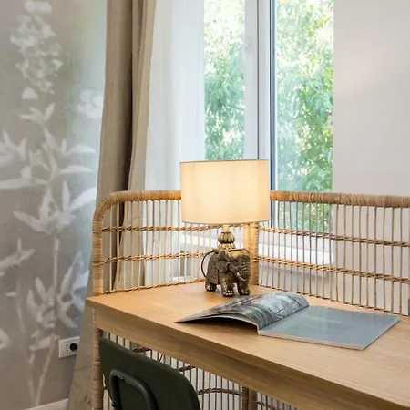 Superb 2br Flat - Location - 2 Baths 公寓 *