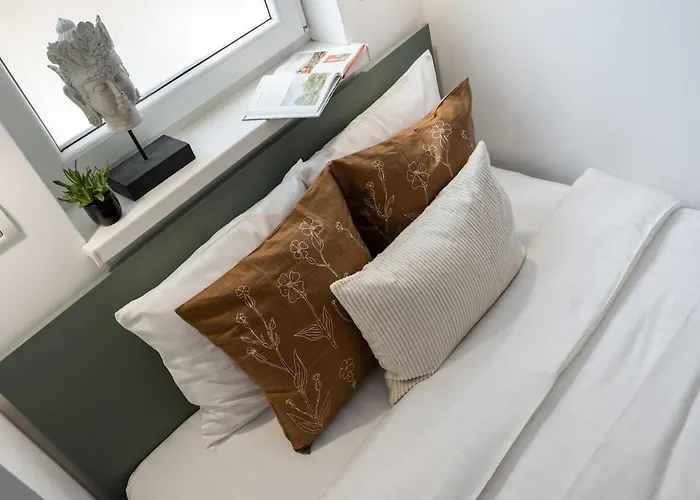 Superb 2br Flat - Location - 2 Baths