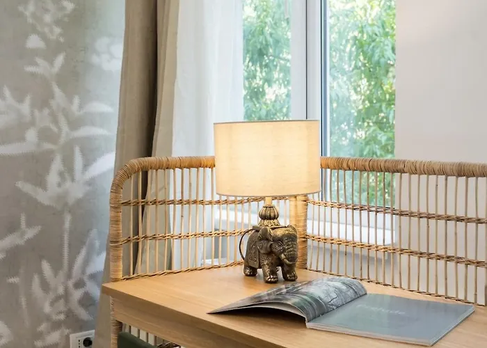 Superb 2br Flat - Location - 2 Baths 公寓 *