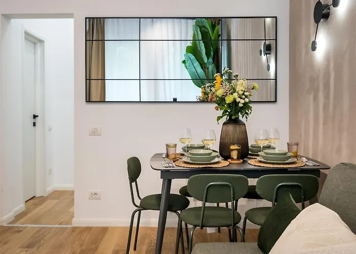 Superb 2br Flat - Location - 2 Baths *