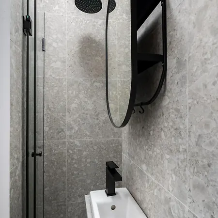 Superb 2br Flat - Location - 2 Baths