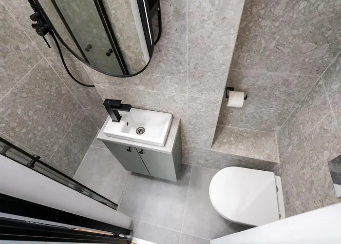 Superb 2br Flat - Location - 2 Baths Appartamento *